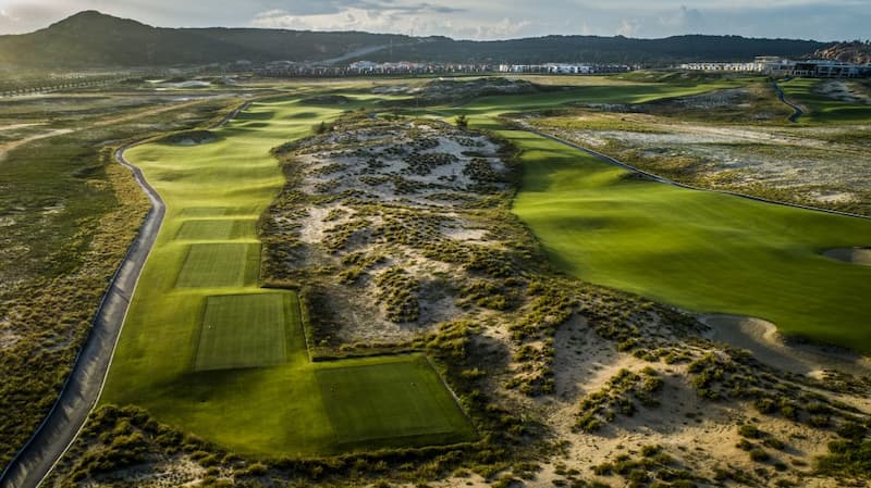 tien ich san golf du an Caraworld Cam Ranh